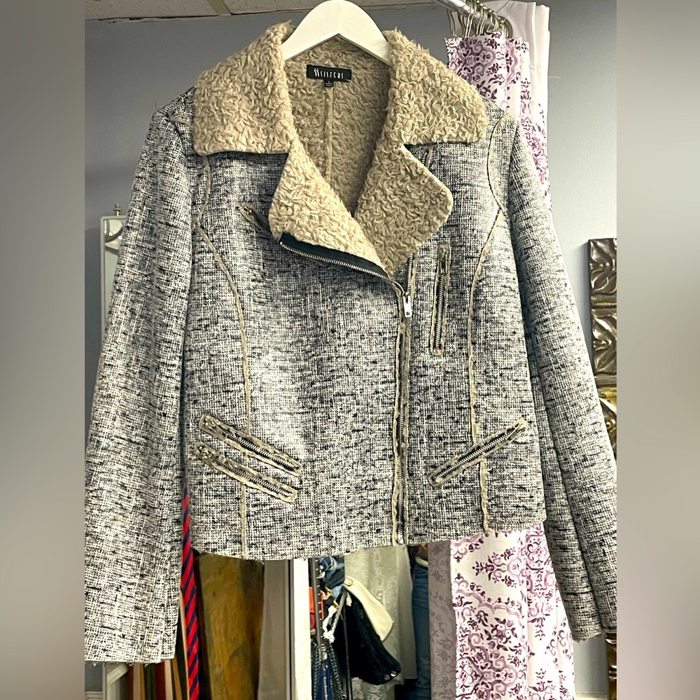 Sisters Jacket🔥 - Picture 1 of 3